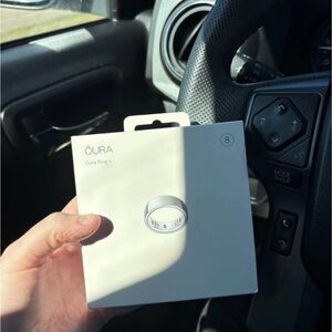 Oura Ring 4 - Silver Smart Ring (Size 8)